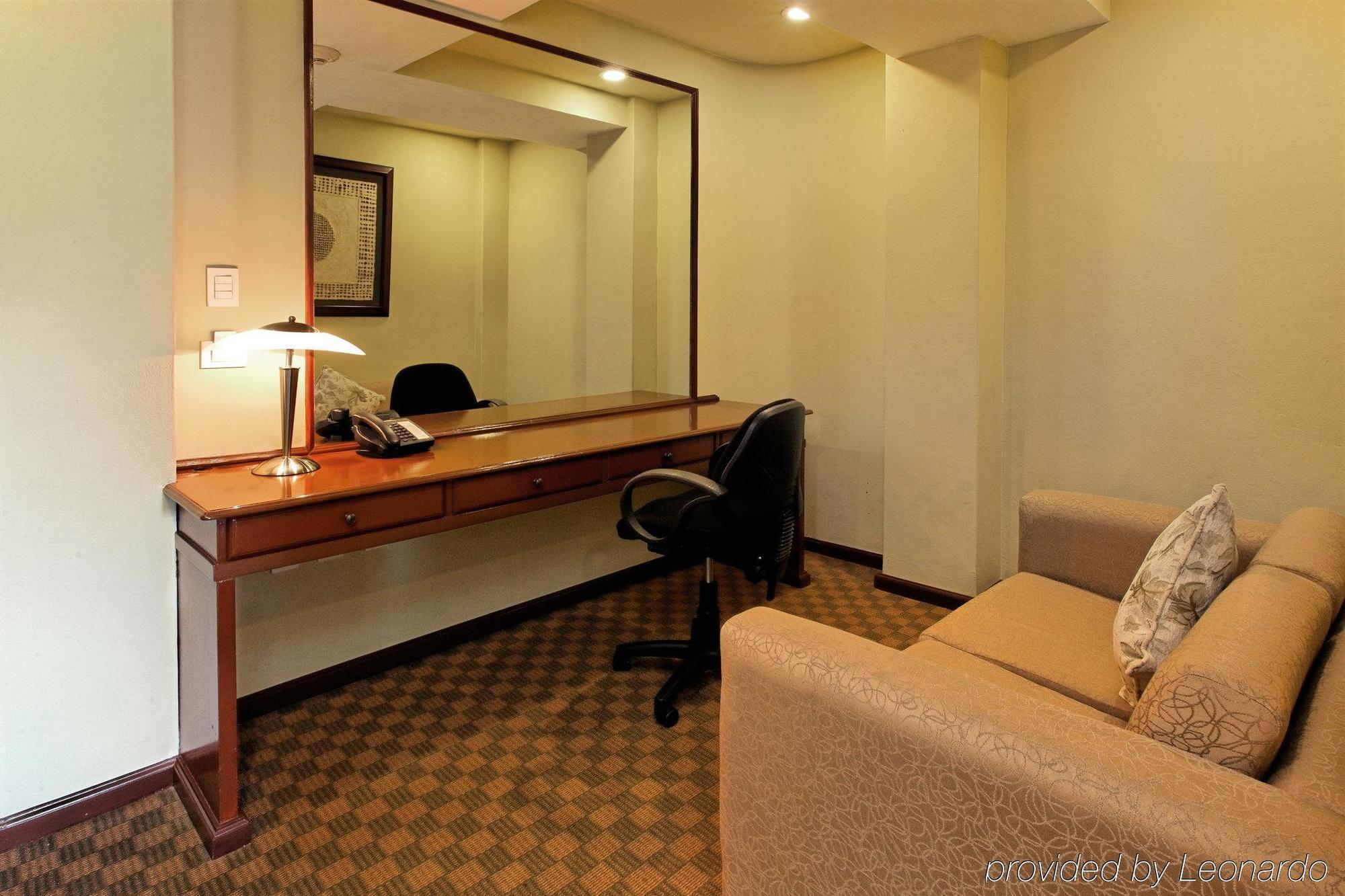 Holiday Inn & Suites Mexico Zona Reforma By Ihg Room photo